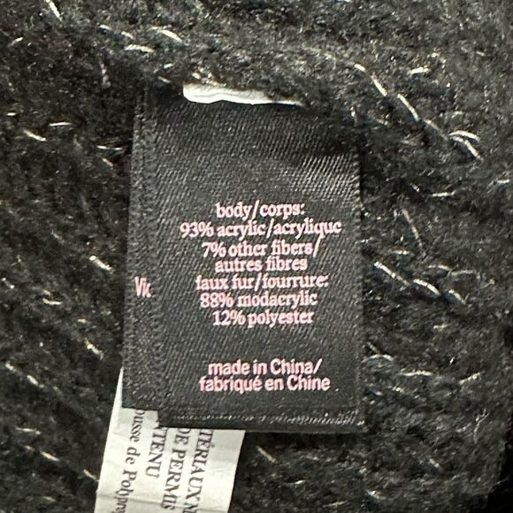 VICTORIA’S SECRET Women’s Ribbed Knit Metallic Pom Beanie Hat - Picture 6 of 6